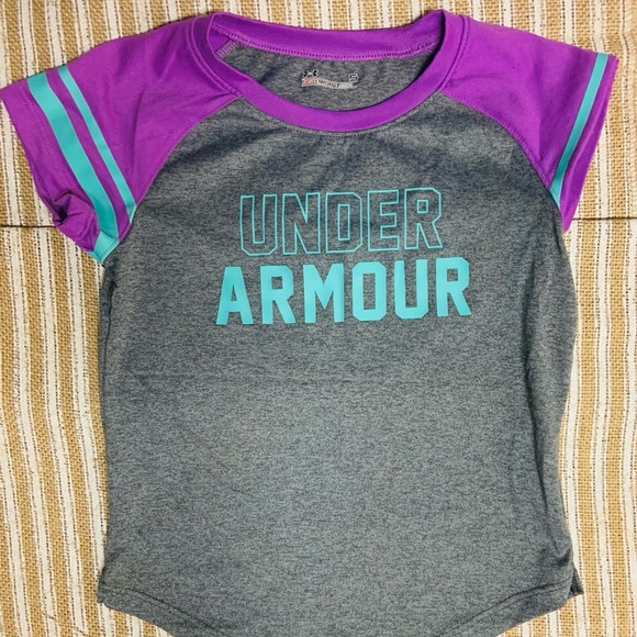Under Armour Other - •Girls Under Armour Short Sleeve Tee•
